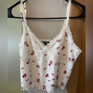 Target floral tank top. Size large.